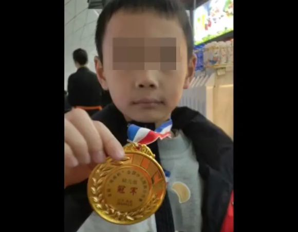 代轻生的9岁围棋少年向这个世界说几句“遗言”